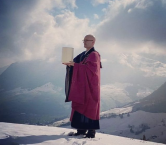 Bergbestattung Trauerredner Abt Reding im Meditationszentrum Honora Zen Kloster mit Zen Mönch Abt Reding
