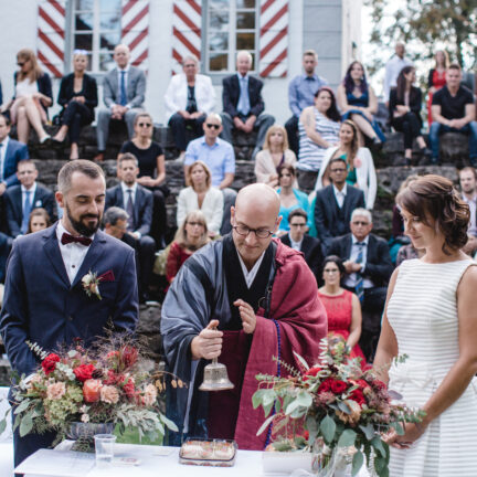 Abt Reding führt Sie als Hochzeitsredner durch die freie Trauung nach ihren Wünschen