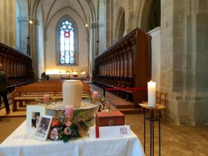 Nondenominational funeral ceremony in switzerland with abbot reding (zen monk)