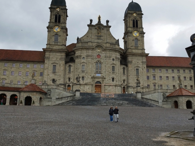 Benediktiner Kloster Einsiedeln mit scharzer Madonna