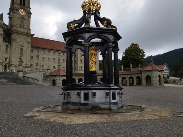 Benediktiner Kloster Einsiedeln mit scharzer Madonna