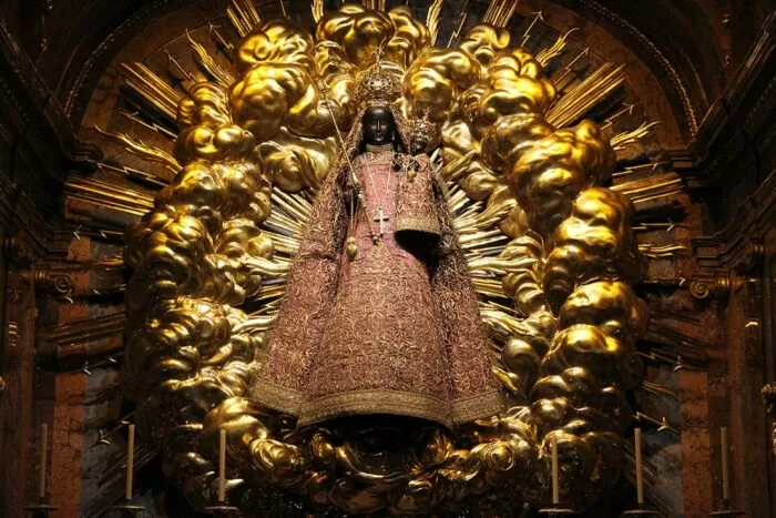 Die Schwarze Madonna - Die Goldene Madonna Die Schwarze Madonna - Die Goldene Madonna
